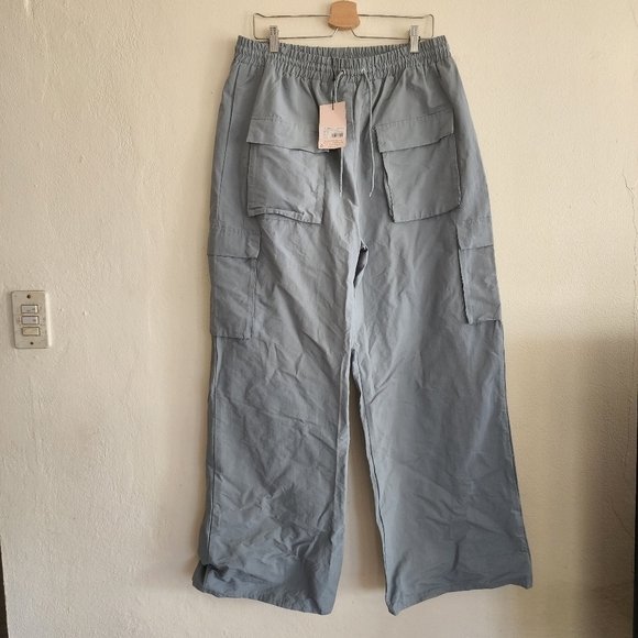 NWT Missguided Slate Nylon Straight Leg Cargo Trousers Size 14 - Picture 3 of 13